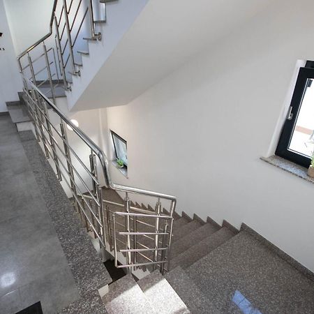 Astar Apartments - Small Radauţi Bagian luar foto