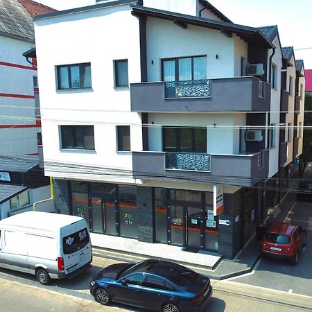 Astar Apartments - Small Radauţi Bagian luar foto
